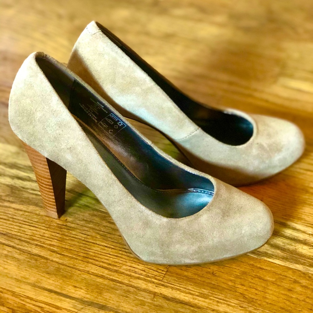 Land’s End Taupe Suede Platform Pump-size 8